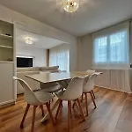 Apartment Appart' Cosy - Loggia & Balcon - Lit Queen Size Aurillac